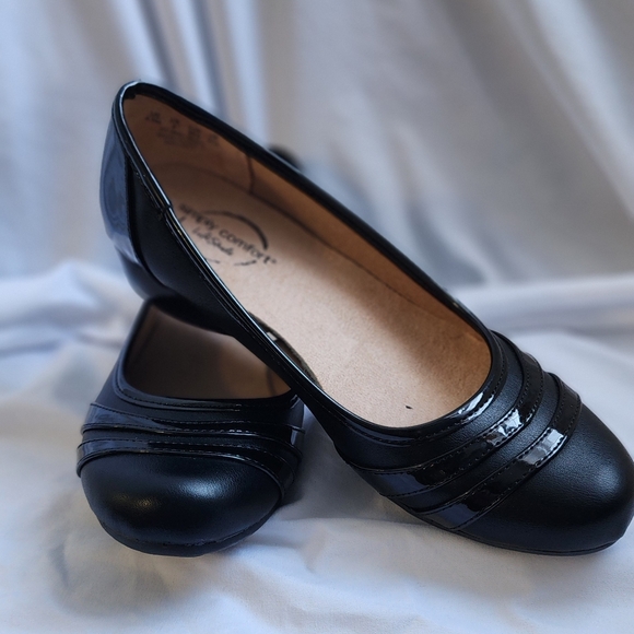 Life Stride Shoes - Nwot Life Stride Flats